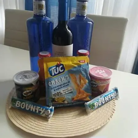 Charming 2 Apartment, 3 Beds-10 Min Walk To Canteras * Las Palmas de Gran Canaria